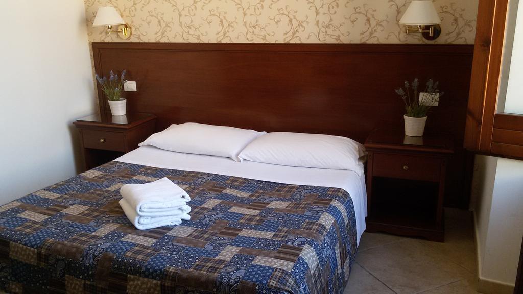 Mrs Julie Guesthouse Rzym Zewnętrze zdjęcie